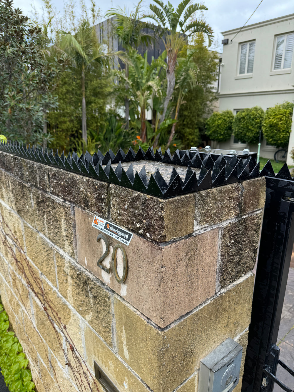 Crown spikes - Great white - 300 , 350 , 400 , 500 or 600mm squares.